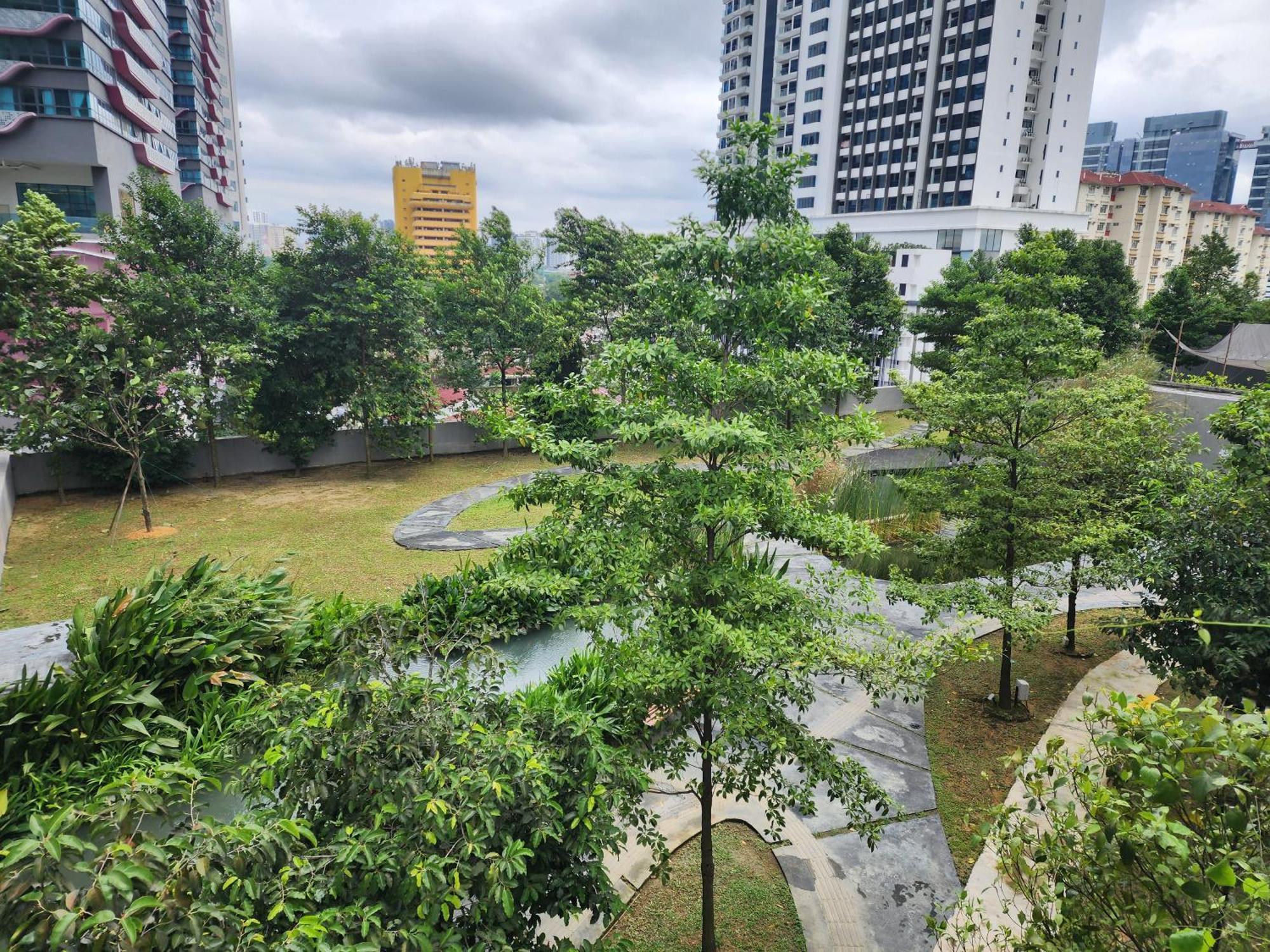 Astoria,4r3b,4kmtoklcc,1505sf,bigbalcony,newcondo,bathtub,nicefacilities Pangsapuri *
