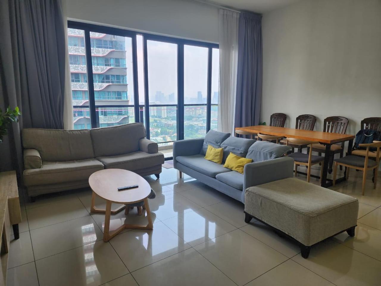 Astoria,4r3b,4kmtoklcc,1505sf,bigbalcony,newcondo,bathtub,nicefacilities Pangsapuri Kuala Lumpur