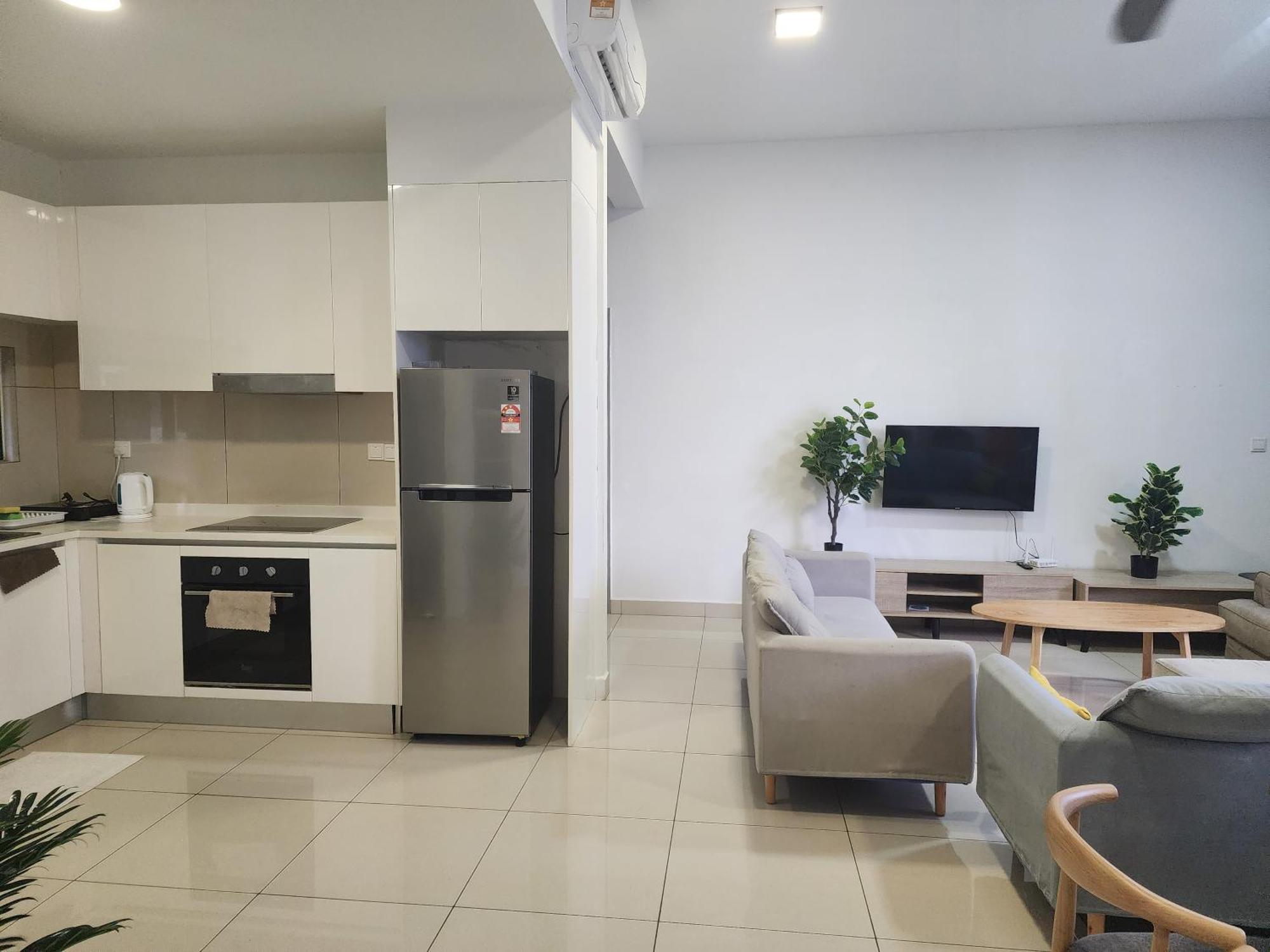Pangsapuri Astoria,4r3b,4kmtoklcc,1505sf,bigbalcony,newcondo,bathtub,nicefacilities