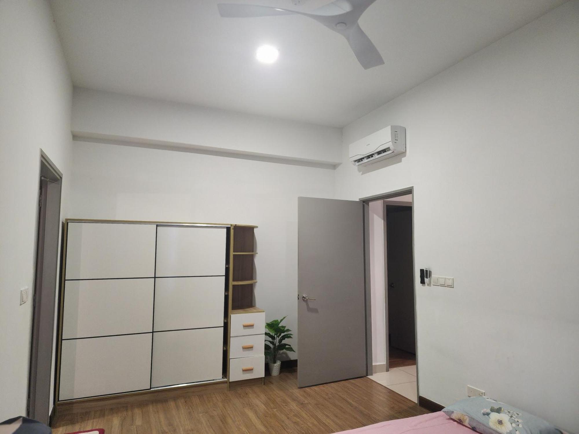 Astoria,4r3b,4kmtoklcc,1505sf,bigbalcony,newcondo,bathtub,nicefacilities Pangsapuri Kuala Lumpur