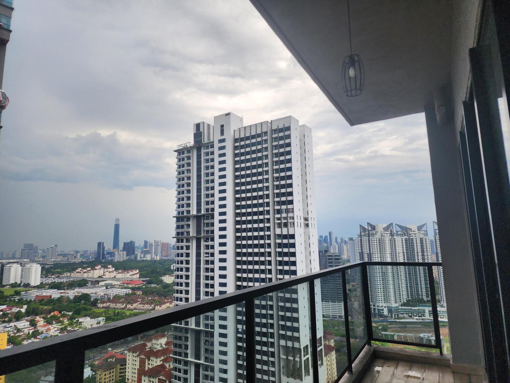 Astoria,4r3b,4kmtoklcc,1505sf,bigbalcony,newcondo,bathtub,nicefacilities Apartamento *
