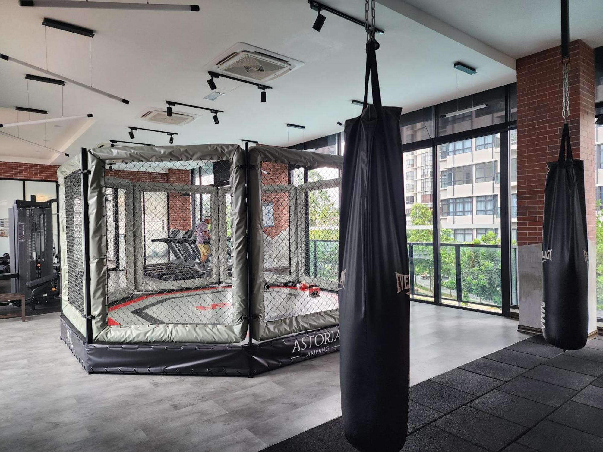 Pangsapuri Astoria,4r3b,4kmtoklcc,1505sf,bigbalcony,newcondo,bathtub,nicefacilities